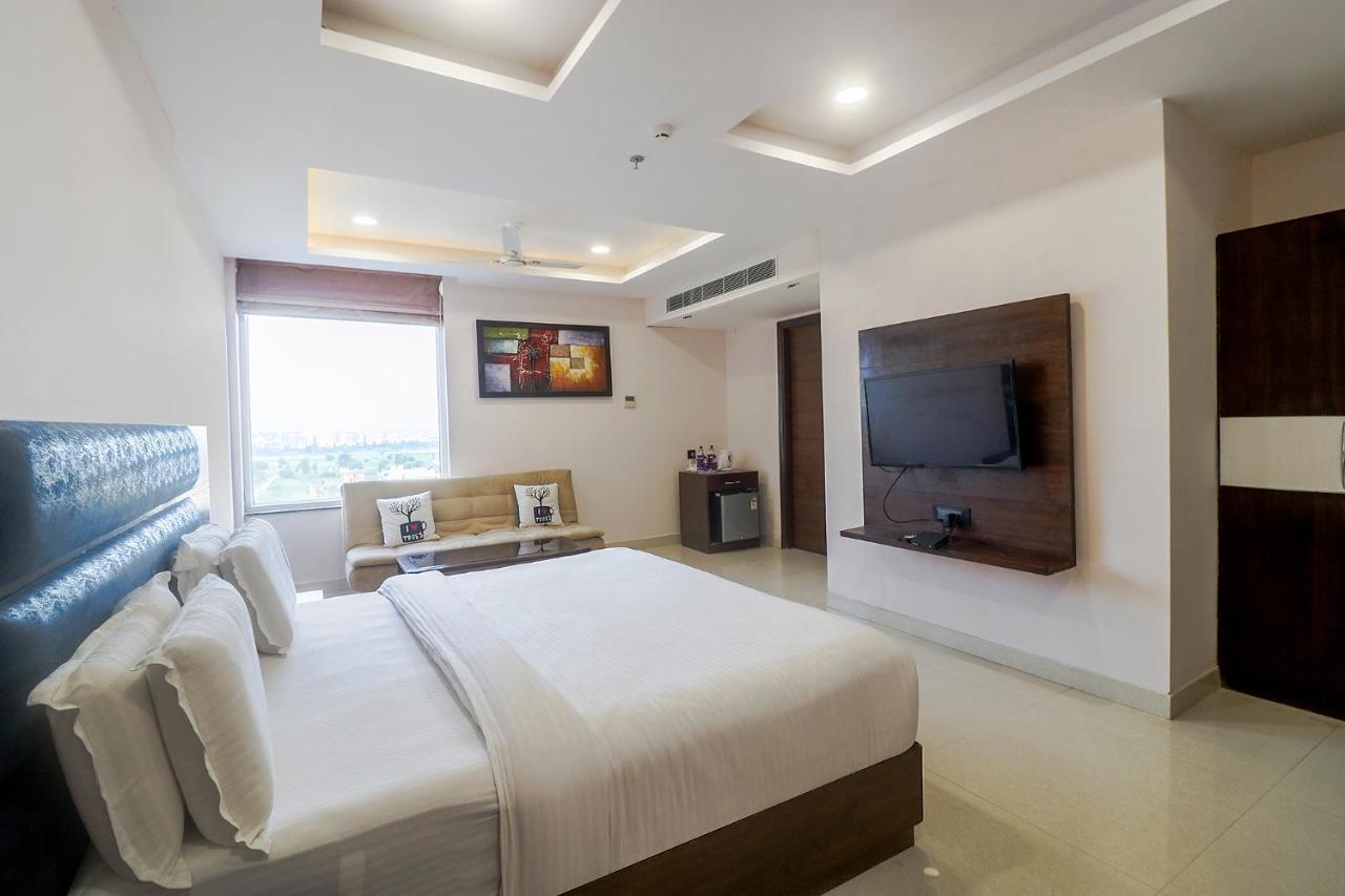 Fabhotel Mid Town Grand Panchkula Exterior foto