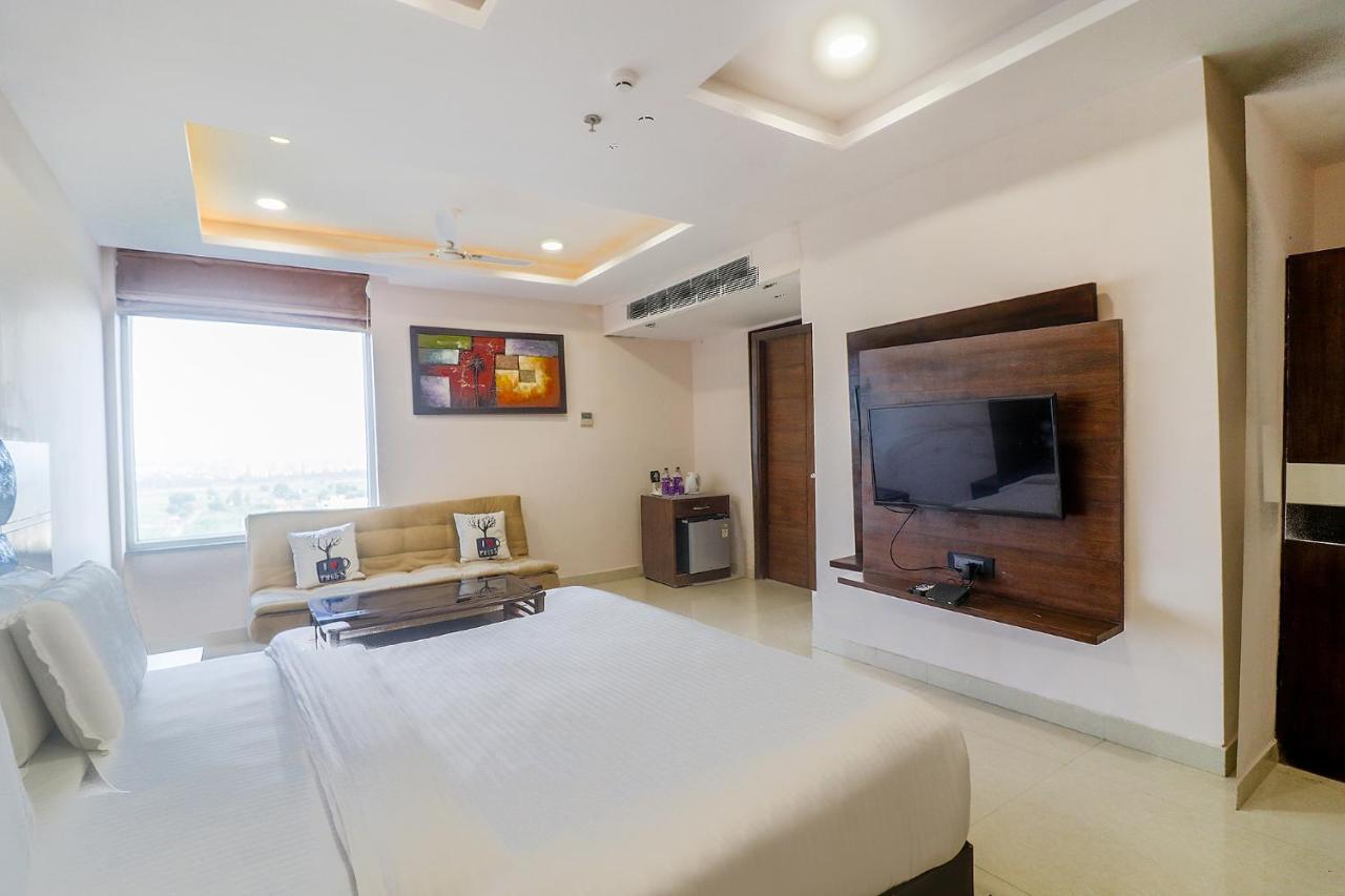 Fabhotel Mid Town Grand Panchkula Exterior foto