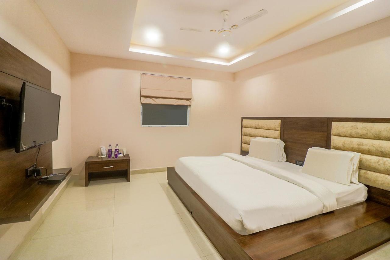 Fabhotel Mid Town Grand Panchkula Exterior foto