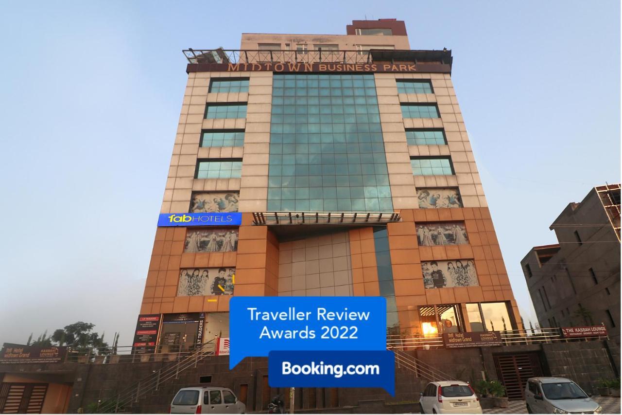 Fabhotel Mid Town Grand Panchkula Exterior foto